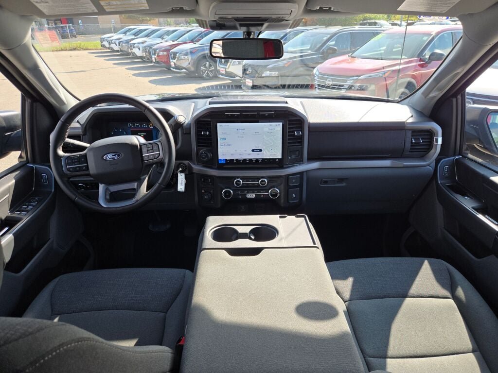Used 2024 Black Ford XLT image 17