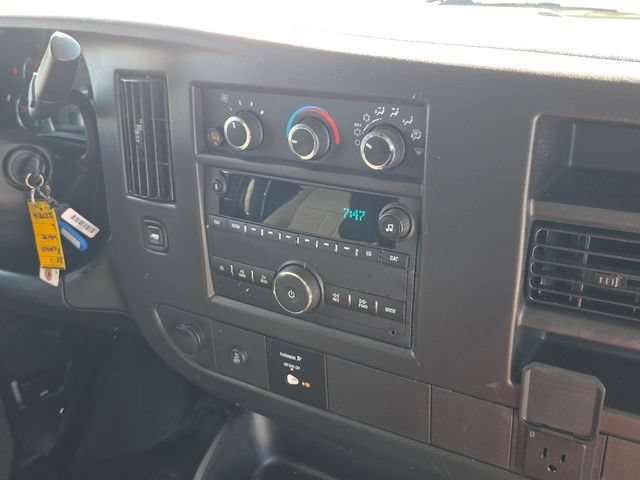 2025 Chevrolet Express Cargo Work Van - Photo 4
