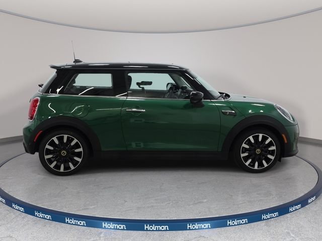 Certified Used 2024 Green MINI  image 4