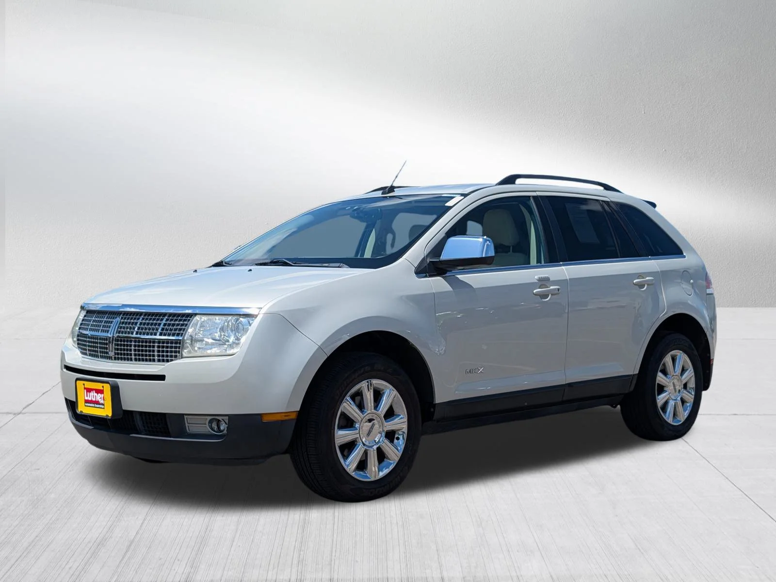 Used 2007 Pewter Metallic Lincoln  image 3