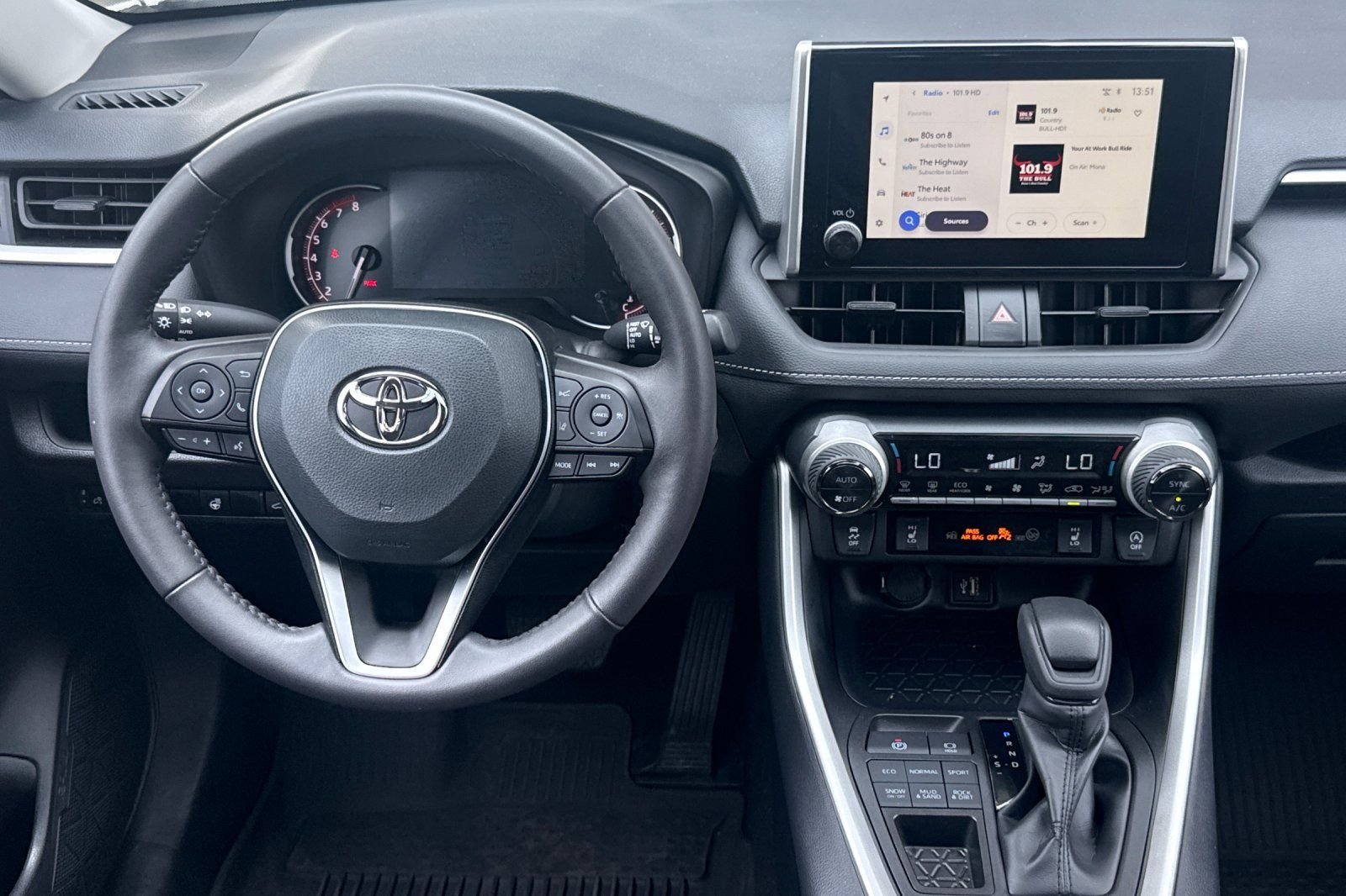 Used 2025 White Toyota XLE image 13