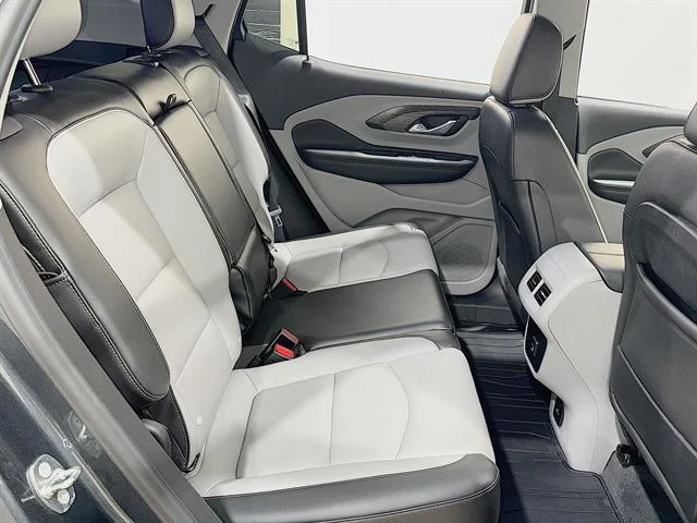 Used 2018 GRAPHITE GRAY METALLIC GMC SLT image 24