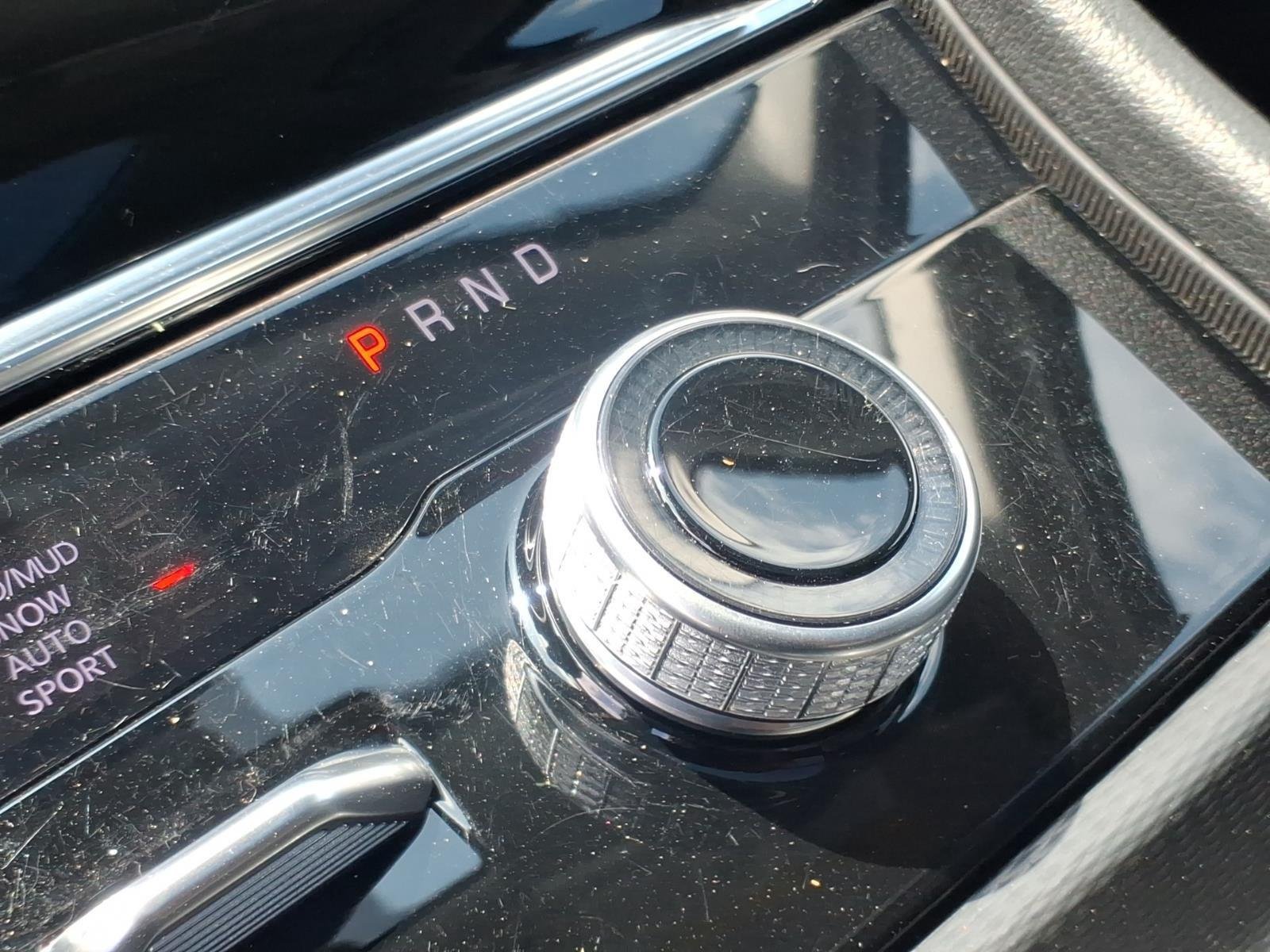 Used 2023 Diamond Black Crystal Pearlcoat Jeep Limited image 9