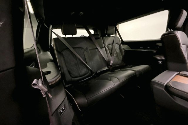 Used 2025 Midnight Sky Jeep Series III image 32