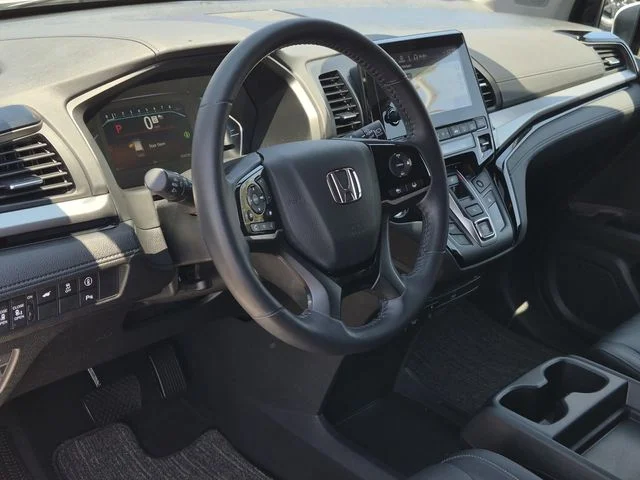 Used 2023 Platinum White Pearl Honda Touring image 10