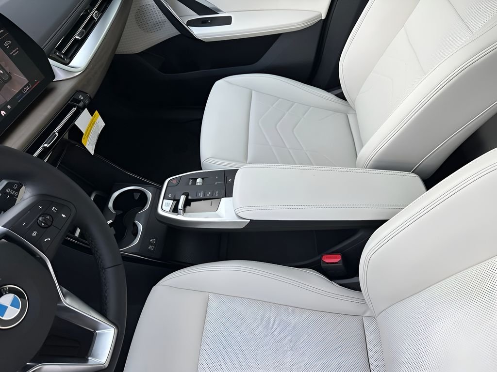 New 2026 Cape York Green Metallic BMW xDrive28i image 20