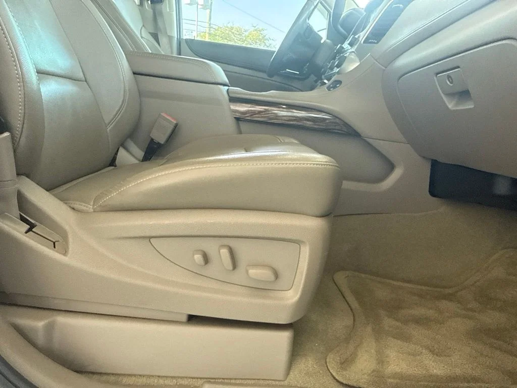 Used 2016 White GMC SLT image 32