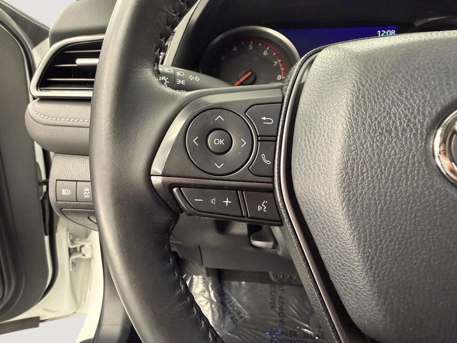 Used 2021 Wind Chill Pearl Toyota XSE image 12