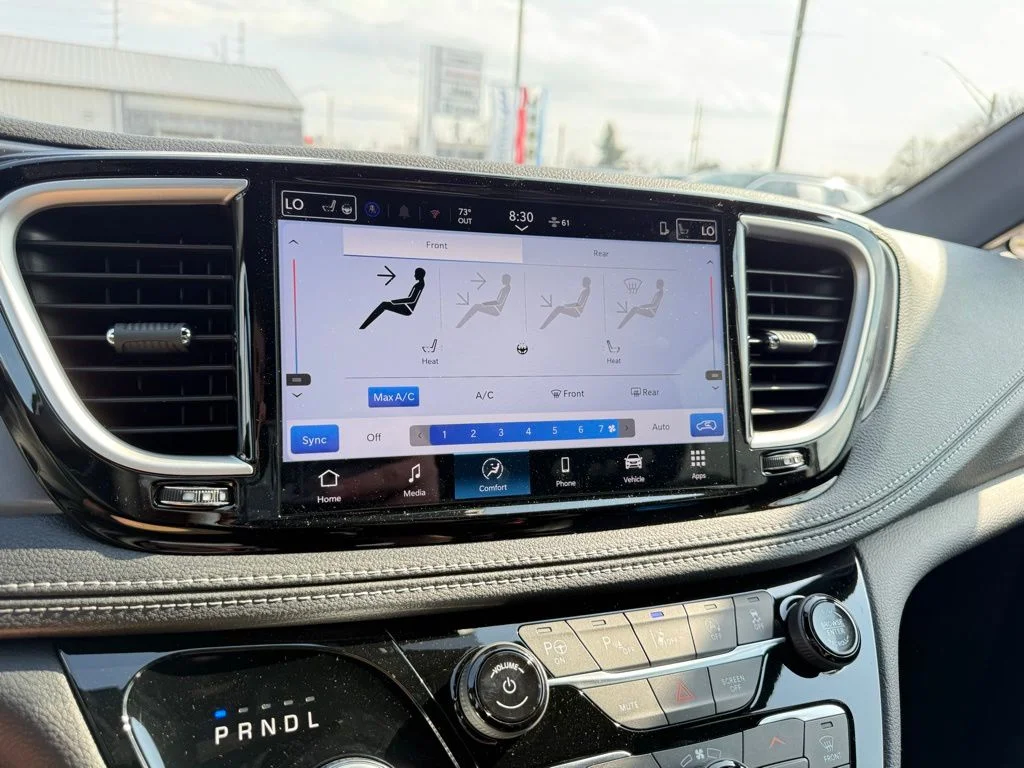 2025 Chrysler Pacifica Select - Photo 27