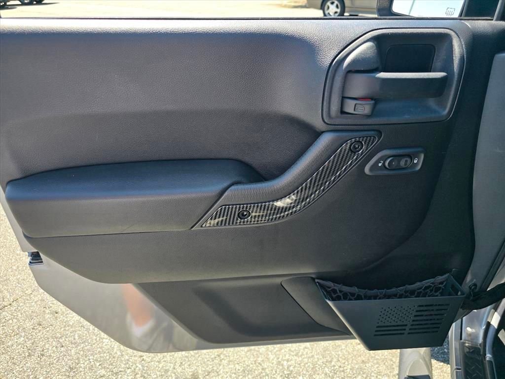 Used 2015 Silver Jeep Sport image 7