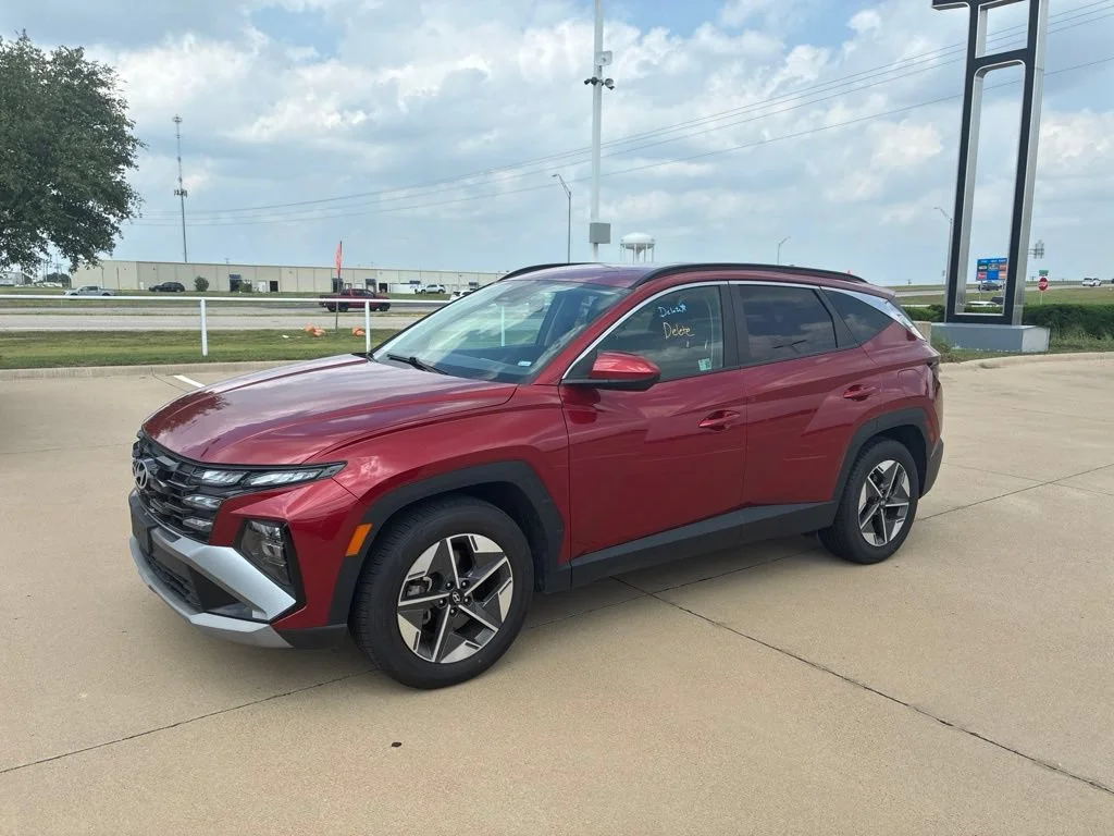 Used 2025 Maroon Hyundai SEL image 1