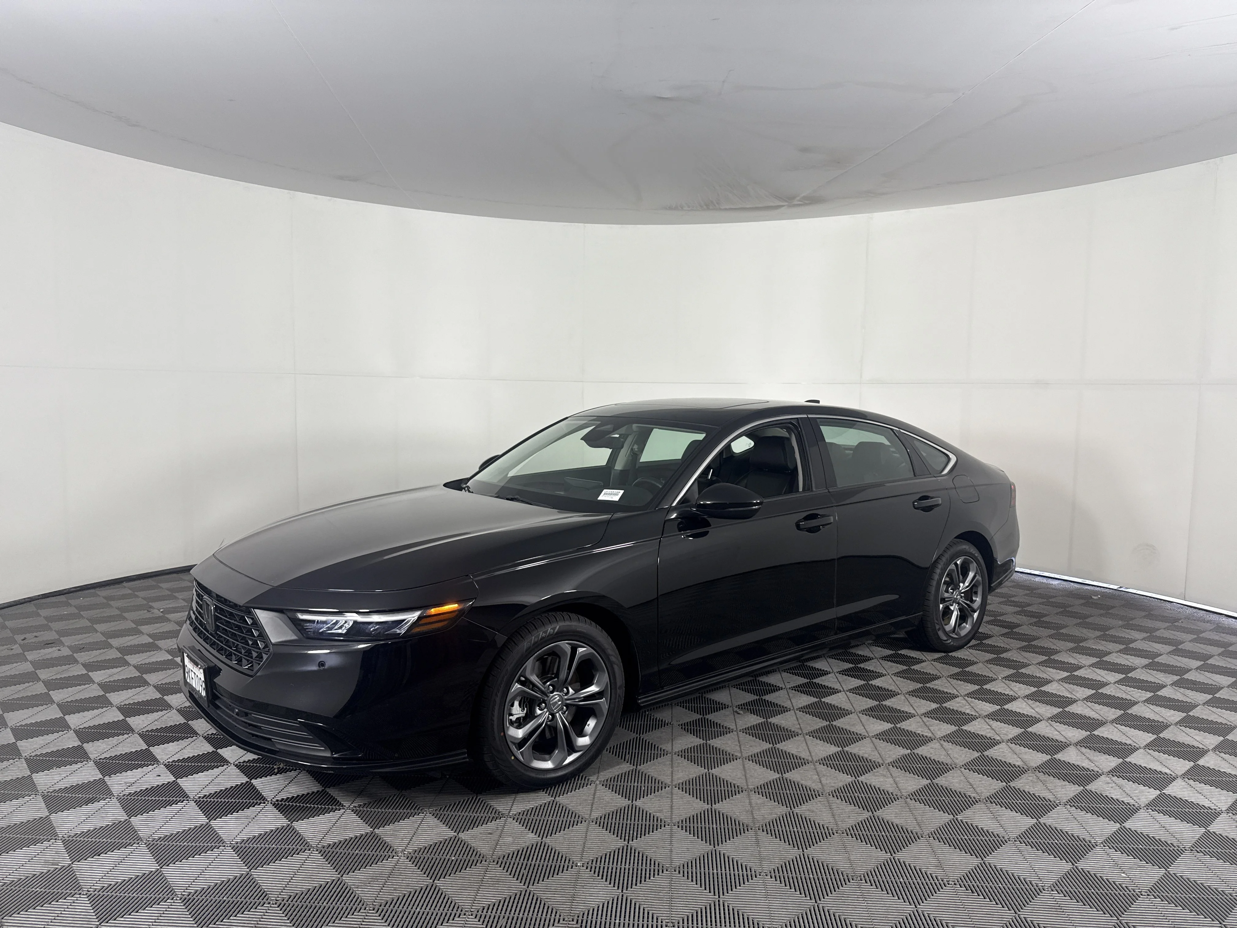 2024 Honda Accord Hybrid EX-L - Photo 8