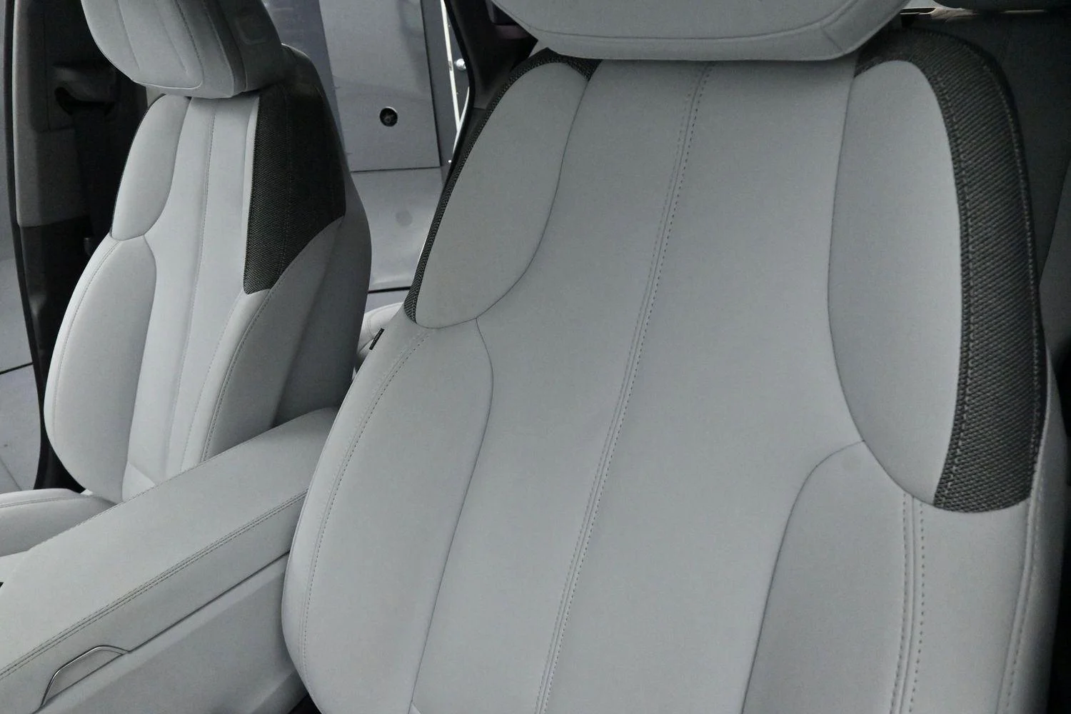 Used 2025 Crystal White Tricoat Cadillac Sport 1 image 15