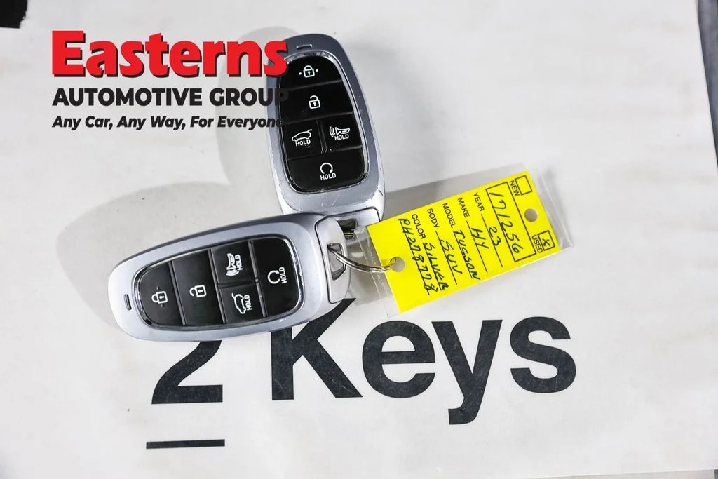 Used 2023 Silver Hyundai SEL image 26