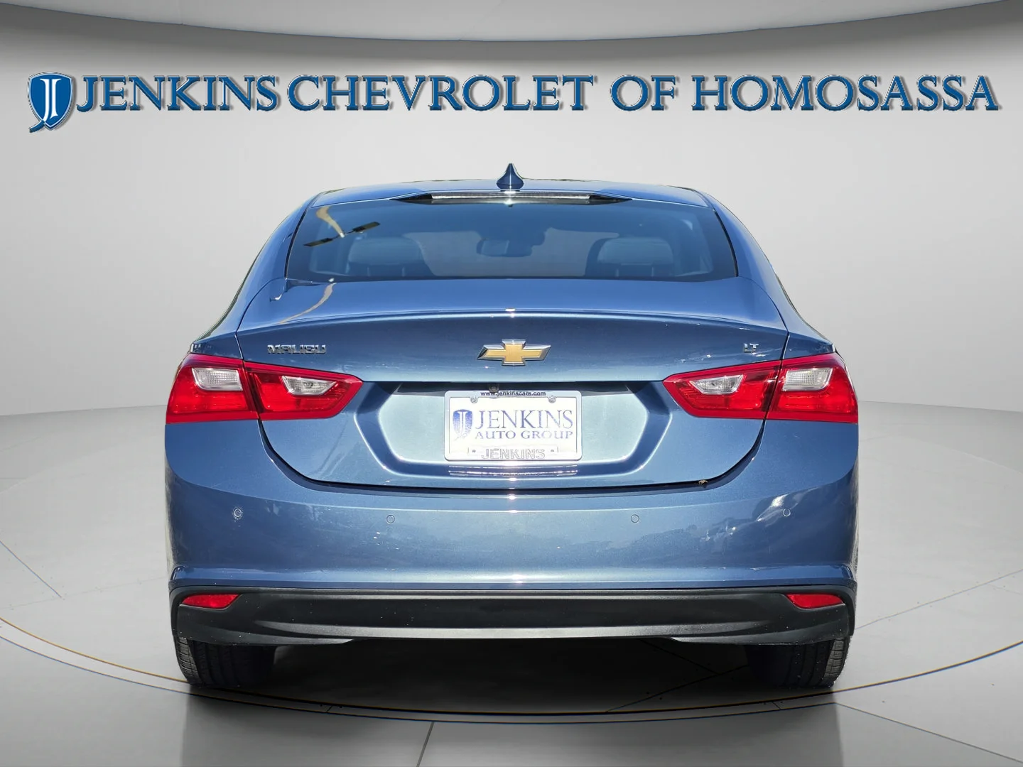 Used 2025 Lakeshore Blue Metallic Chevrolet LT image 6