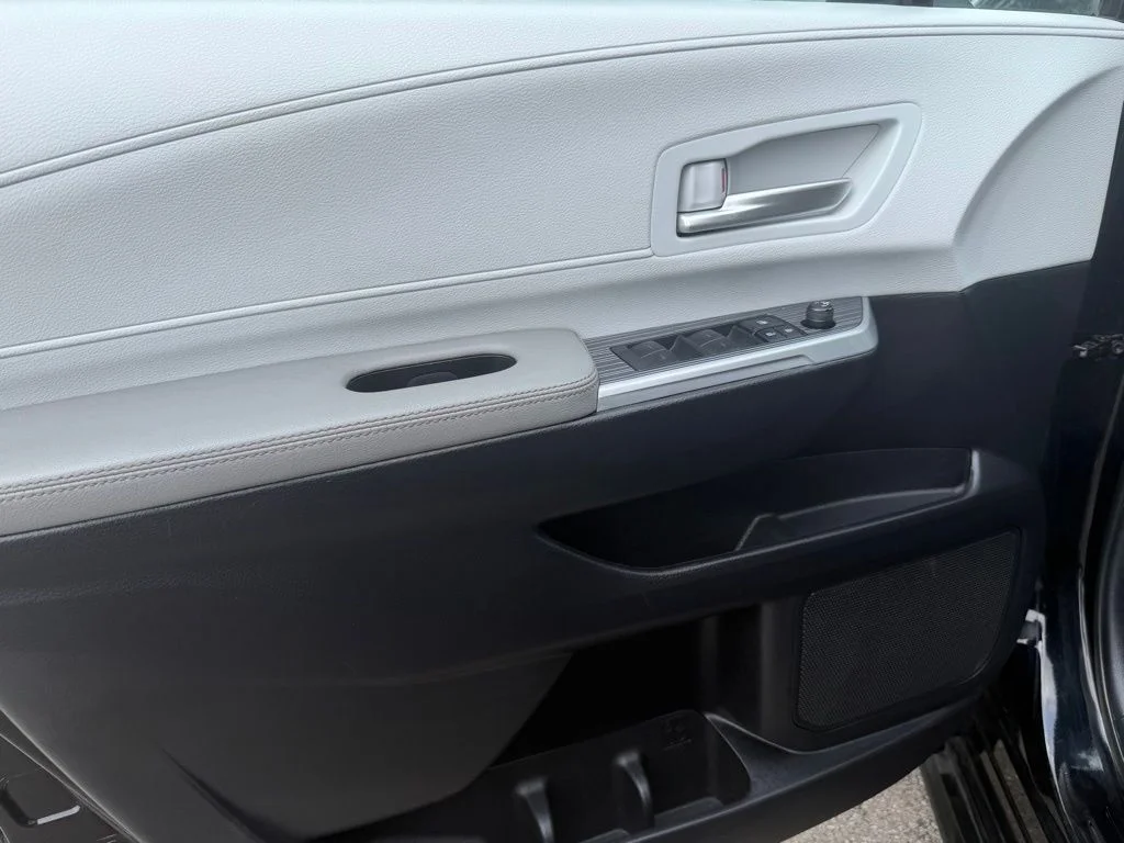 Used 2025 Midnight Black Metallic Toyota XLE image 15