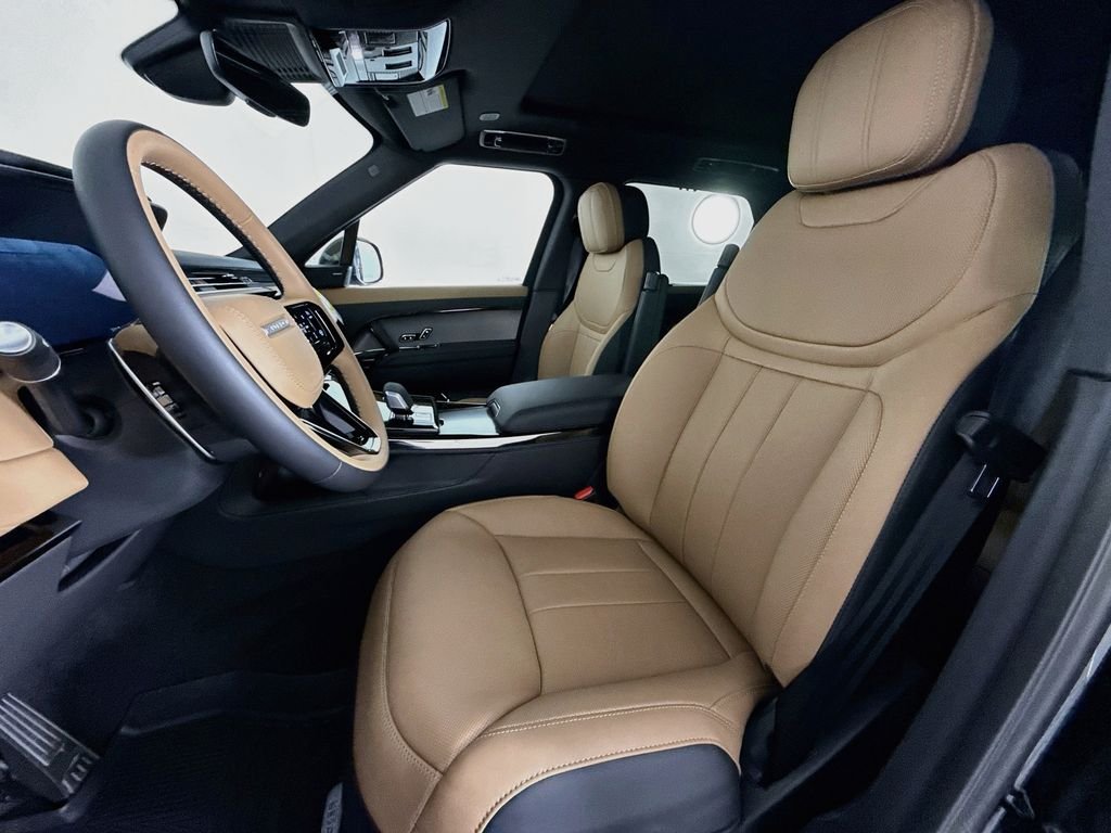 New 2026 Santorini Black Land Rover Dynamic SE image 5