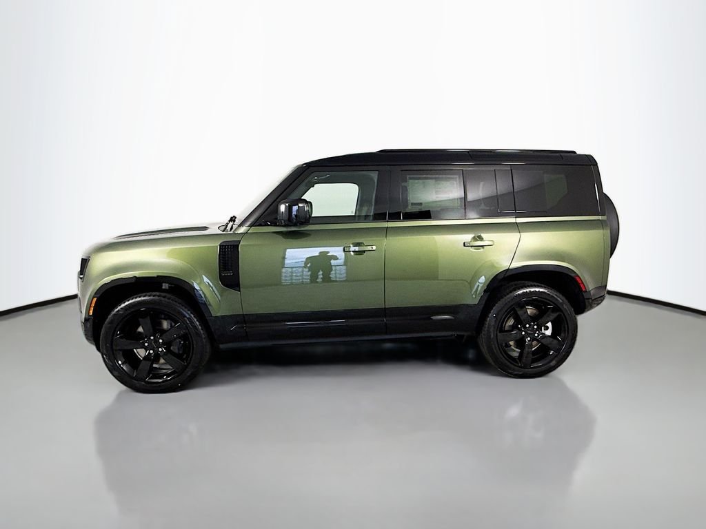 New 2026 Woolstone Green Land Rover X-Dynamic SE image 2