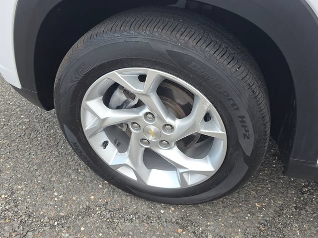 Used 2024 Summit White Chevrolet LS image 30