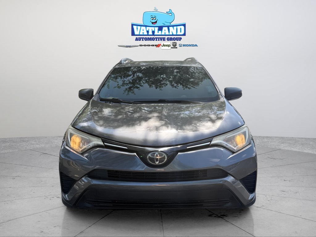 Used 2018 Gray Toyota LE image 7