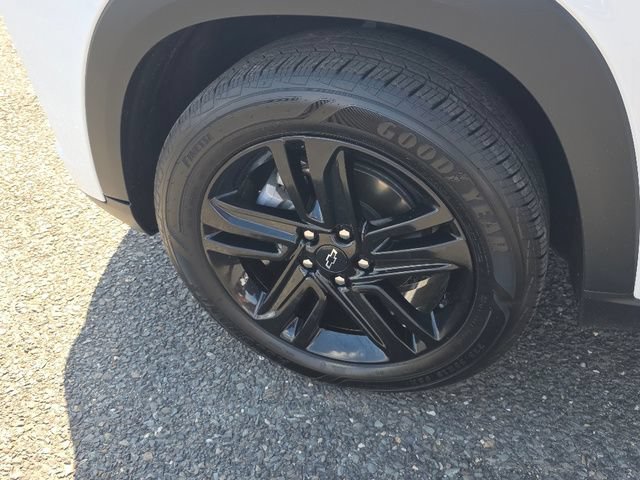 Certified Used 2024 Summit White Chevrolet ACTIV image 35