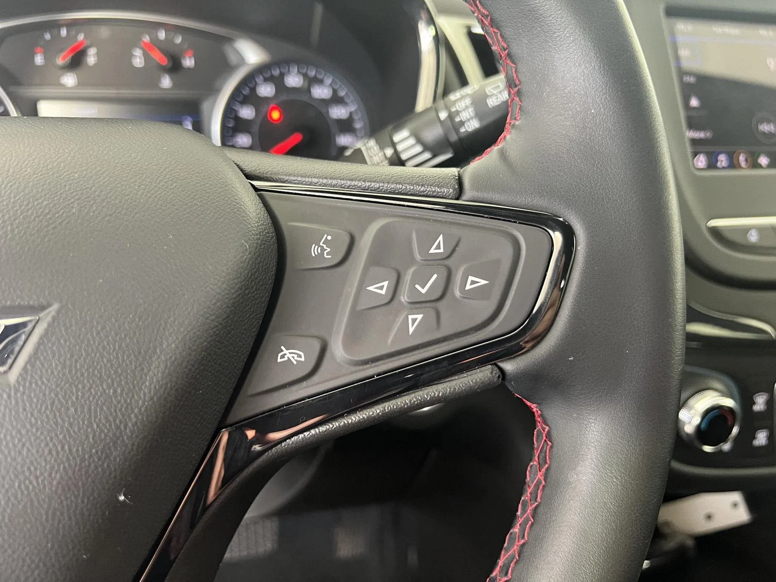 Used 2024 Summit White Chevrolet RS image 11