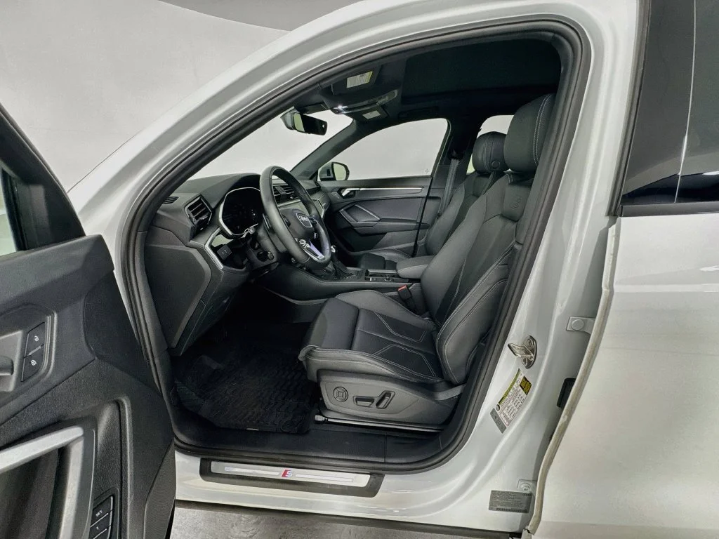 Used 2024  Audi Premium Plus image 25