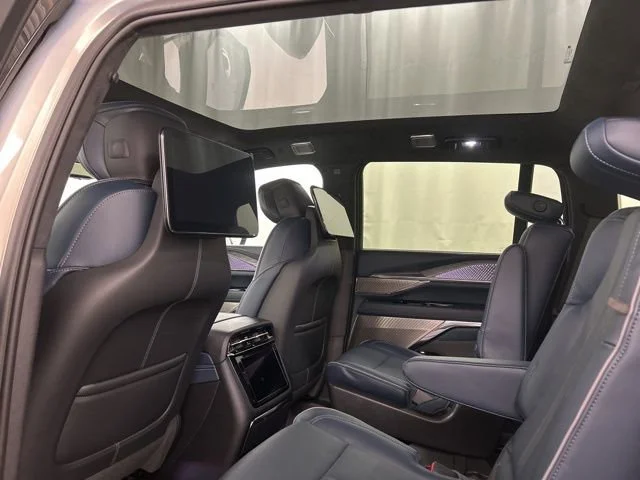 2025 Cadillac Escalade IQ Luxury 2 - Photo 27