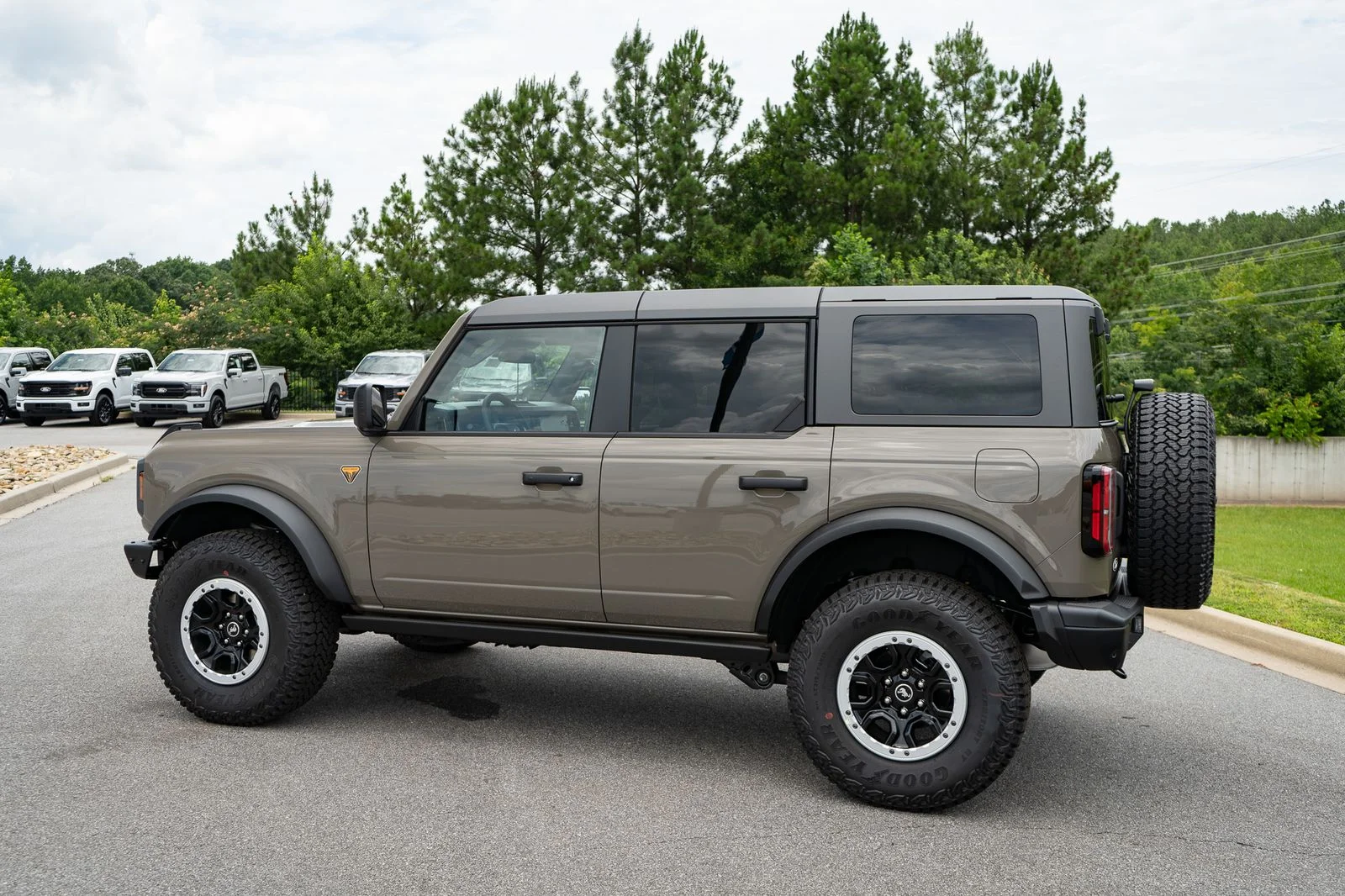 New 2026 Marsh Gray Ford Badlands® image 15