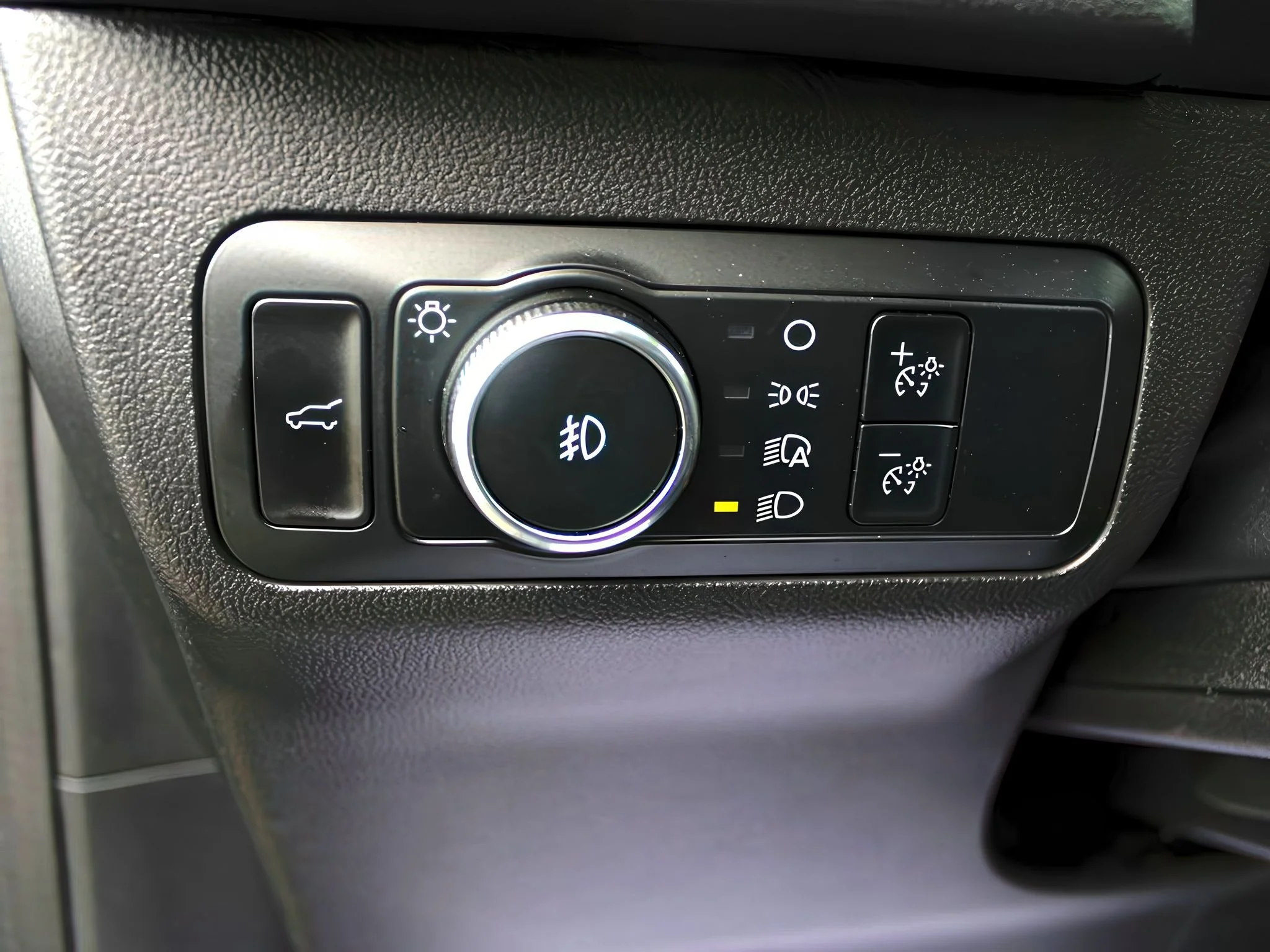 Used 2024 Agate Black Metallic Ford Platinum image 15