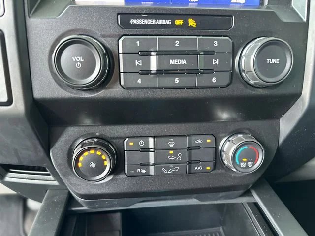 Used 2019 Blue Ford XL image 19