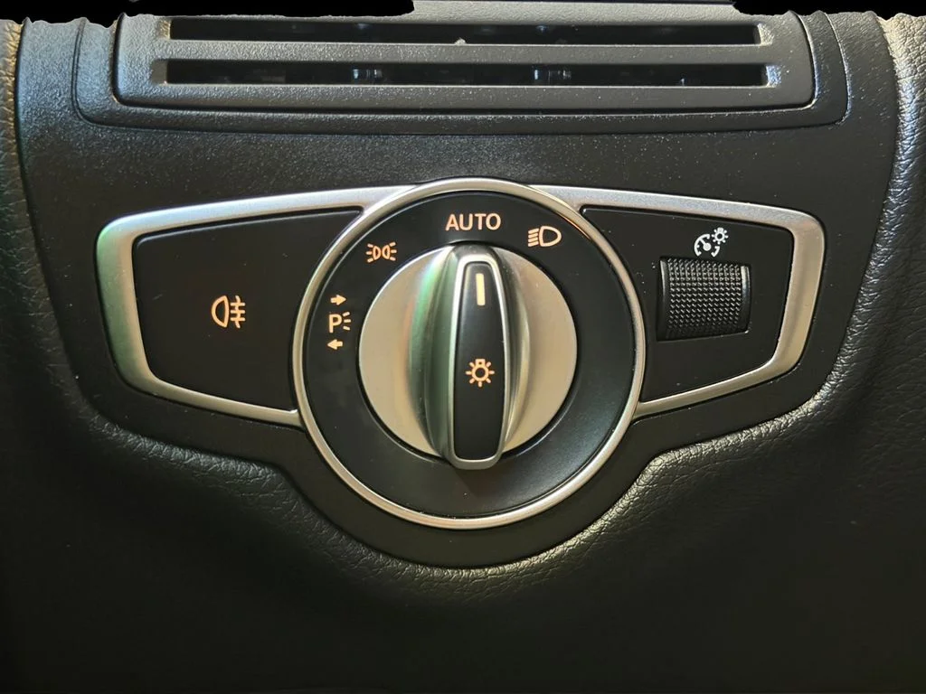 Used 2023 White Mercedes-Benz GLC 300 Coupe image 26