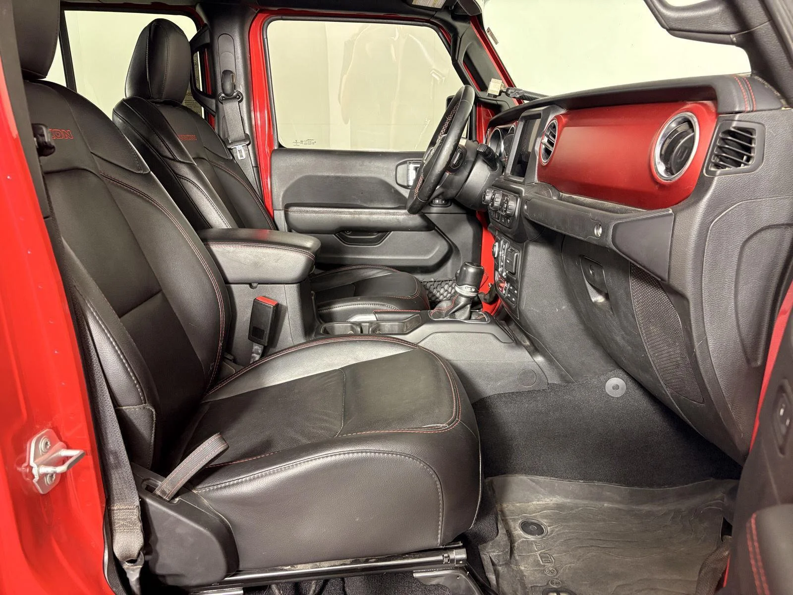 Used 2021 Firecracker Red Clearcoat Jeep Rubicon image 23