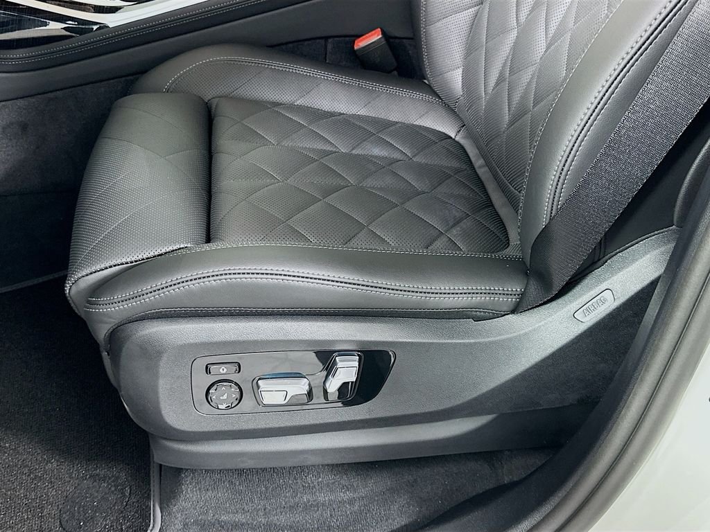 New 2027 Alpine White BMW xDrive40i image 21