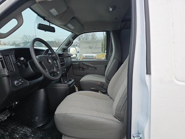 2025 Chevrolet Express Cargo Work Van - Photo 19