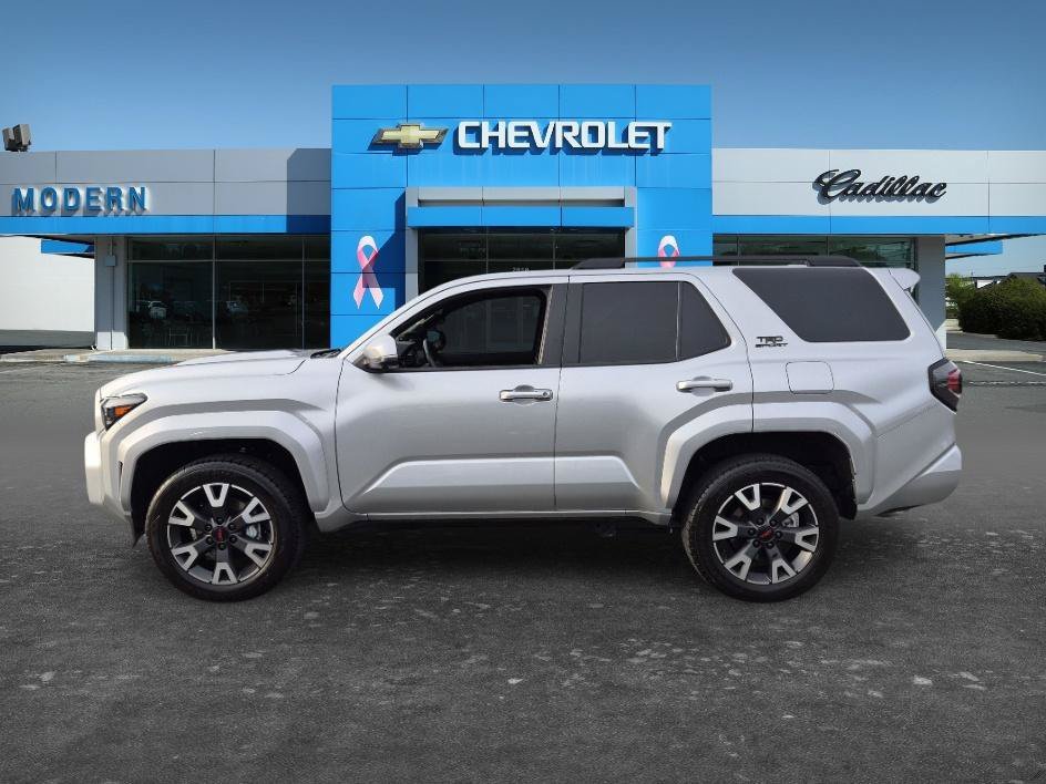 Used 2025 Cutting Edge Toyota SR5 image 2