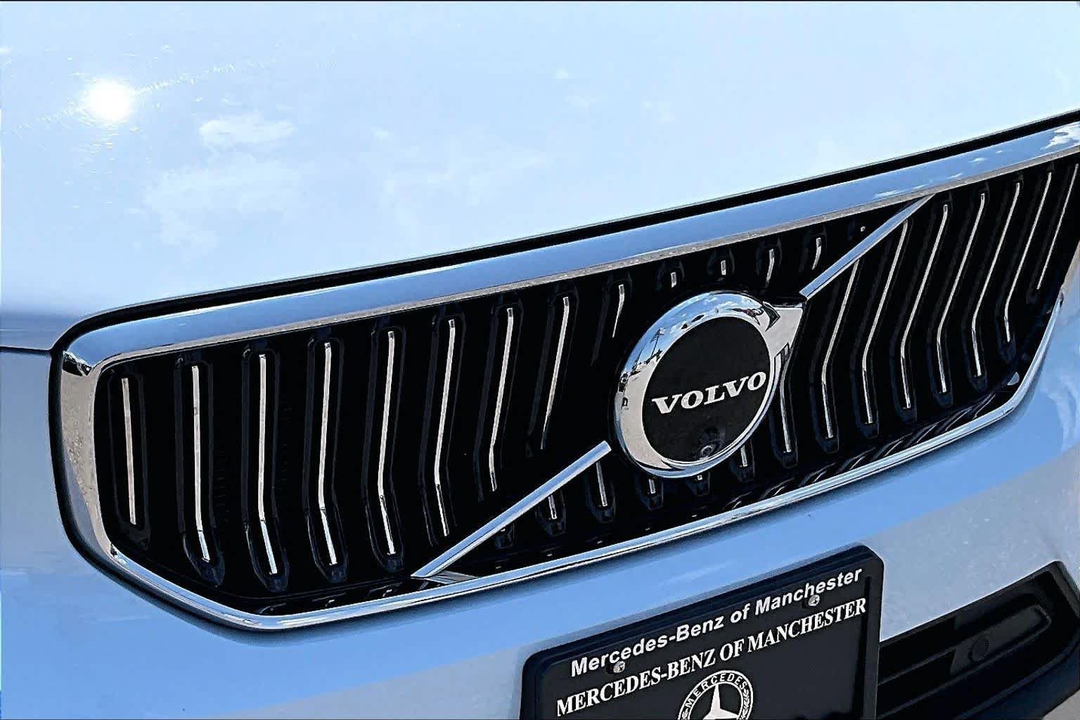 Used 2024 Cloud Blue Volvo Plus Bright Theme image 31