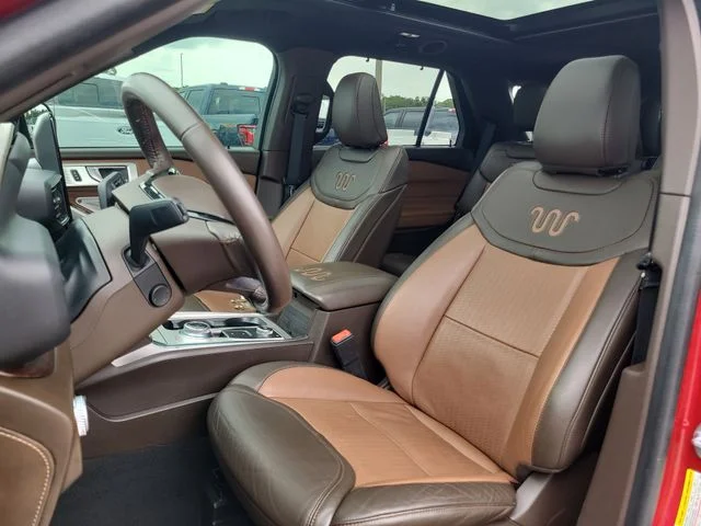 Used 2022 Red Ford King Ranch image 21