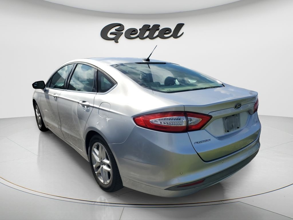 Used 2016 Silver Ford SE image 5