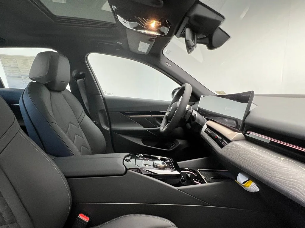 New 2026 Dark Graphite Metallic BMW 530i xDrive image 6