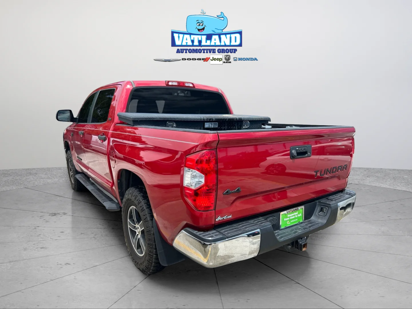 Used 2017 Barcelona Red Metallic Toyota SR5 image 3