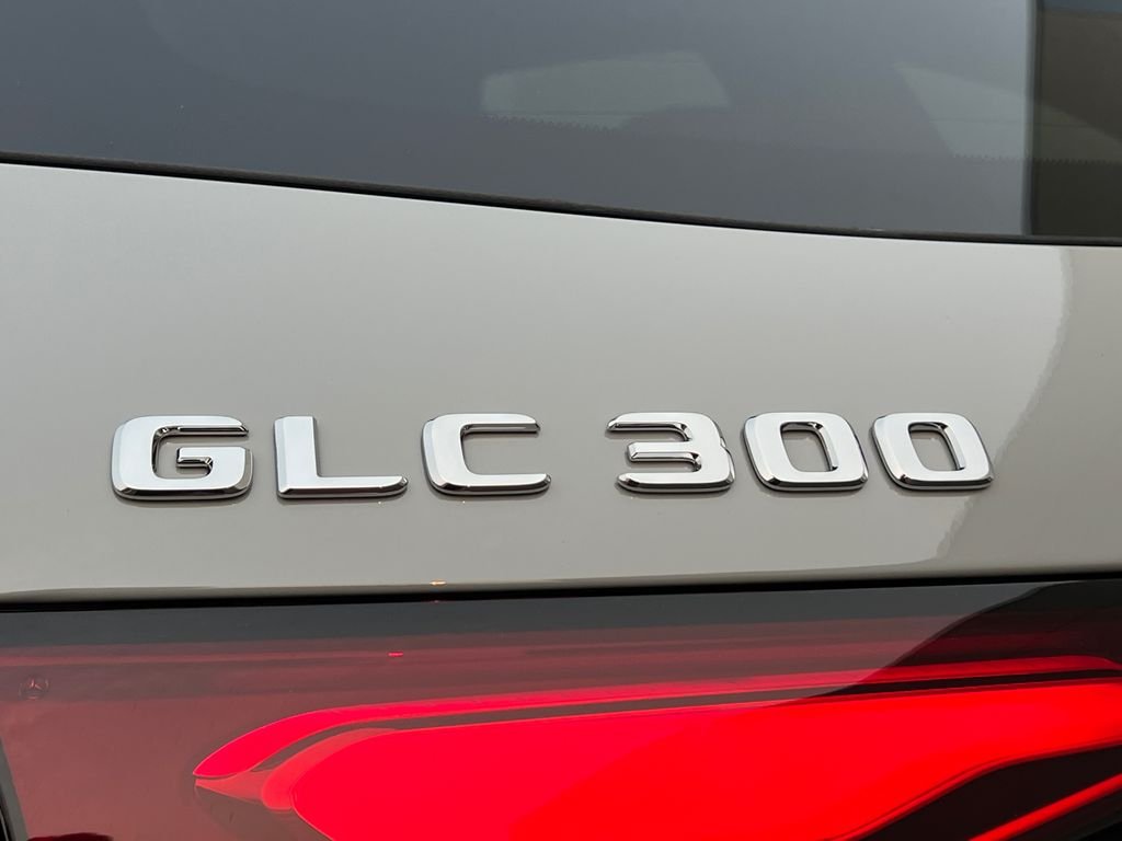New 2026 MANUFAKTUR Alpine Grey Mercedes-Benz GLC 300 image 28
