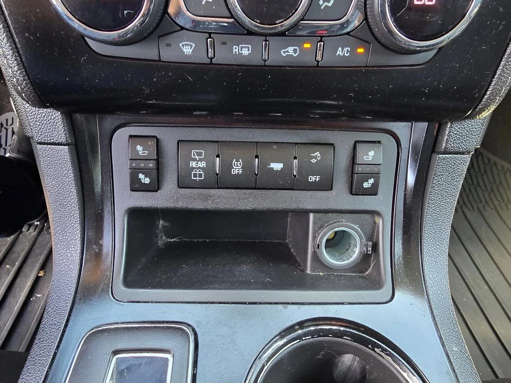 Used 2014 Tungsten Metallic Chevrolet LT image 21