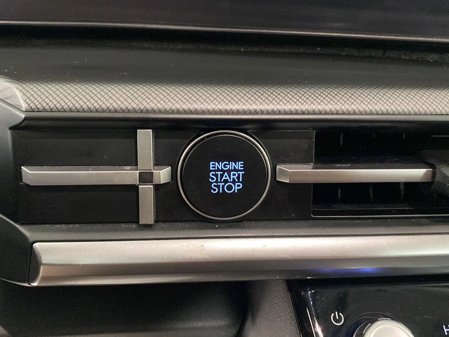 Used 2024 Earthy Brass Matte Hyundai XRT image 15