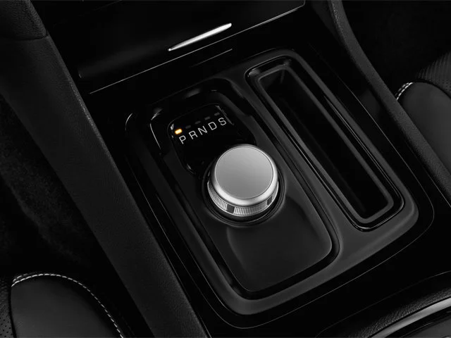Used 2018 Red Chrysler Touring image 9