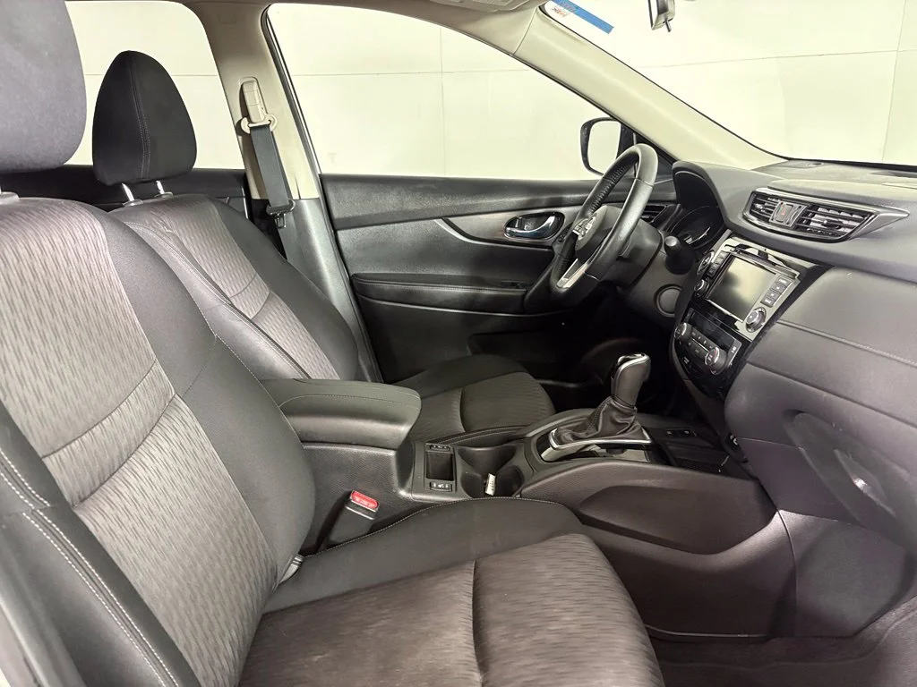 Used 2020 Silver Nissan SV image 14