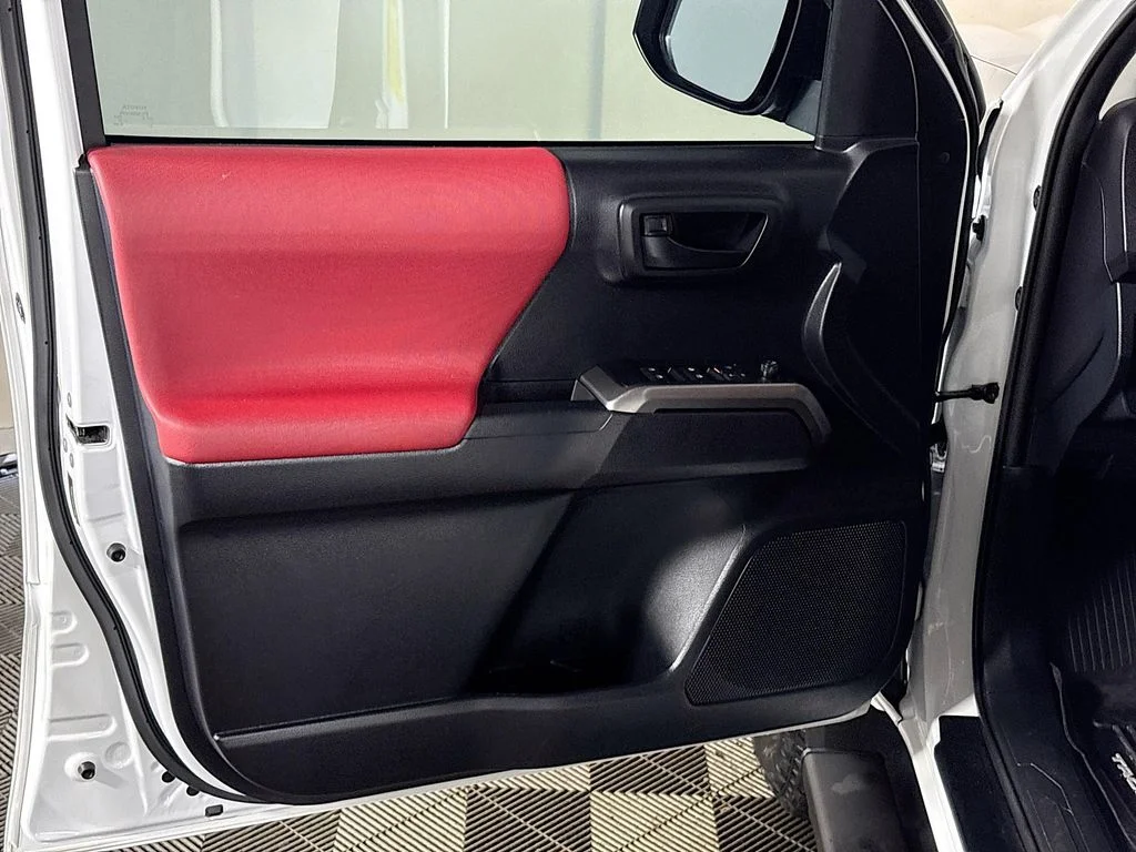Used 2020 White Toyota SR5 image 10