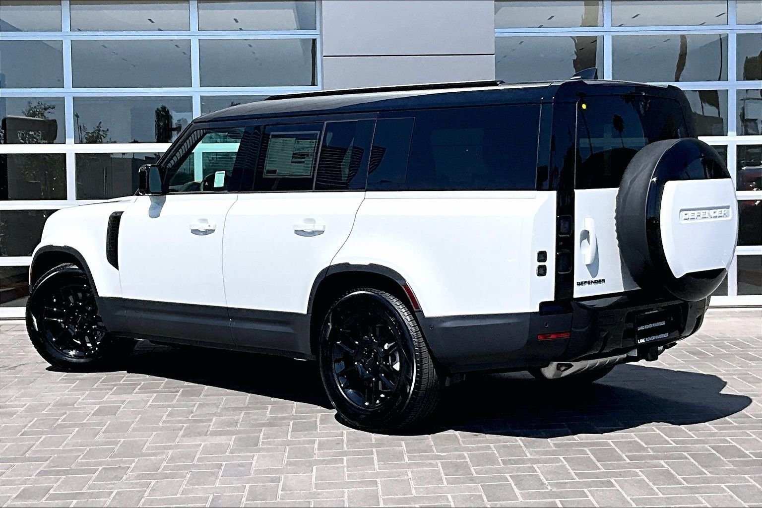 New 2026 Fuji White Land Rover S image 3