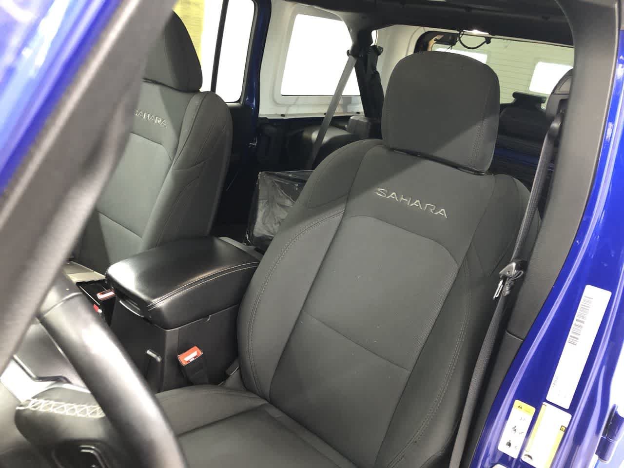 Used 2018 Ocean Blue Metallic Clearcoat Jeep Sahara image 4