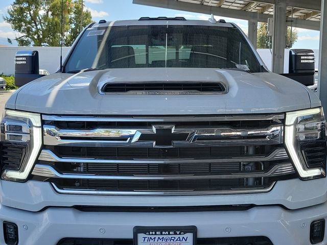 New 2026 Summit White Chevrolet High Country DRW image 7